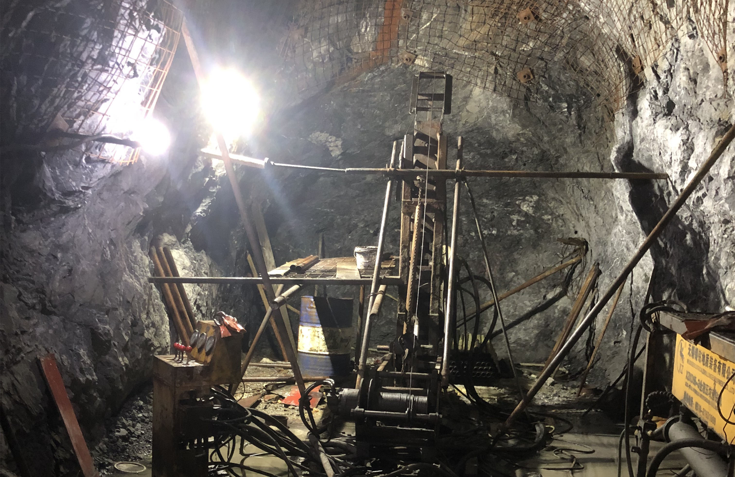 走近合理化建議優(yōu)秀項(xiàng)目 - 坑鉆結(jié)合，新增探明礦石價(jià)值超2.3億